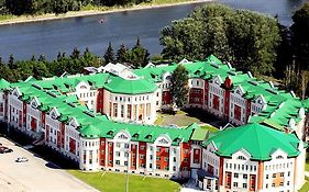 Парк Отель Крестовский